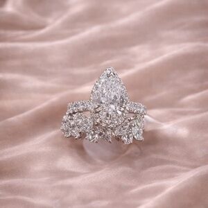 Luxury Pear-Cut Cluster Diamond Silver Statement Ring